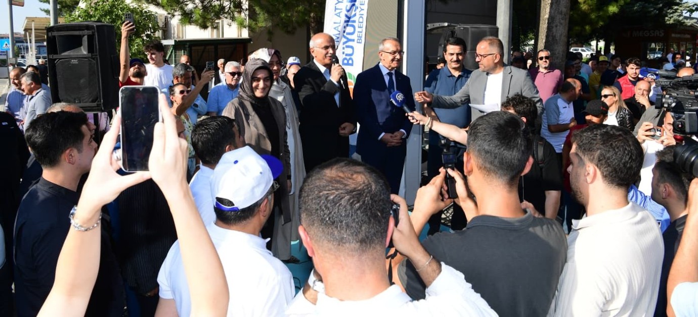 Uluslararası Beydağı Dağ Bisikleti Yarışı Kortejle Başladı