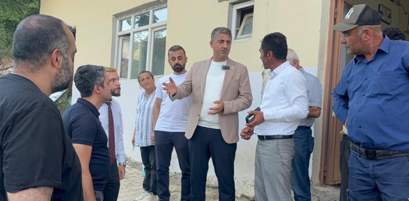 İYİ Partililer Hekimhan’da Selden Etkilenen Vatandaşları Ziyaret Etti