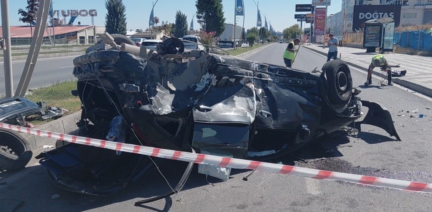 Takla Atan Araçta 3 Kişi Yaralandı!