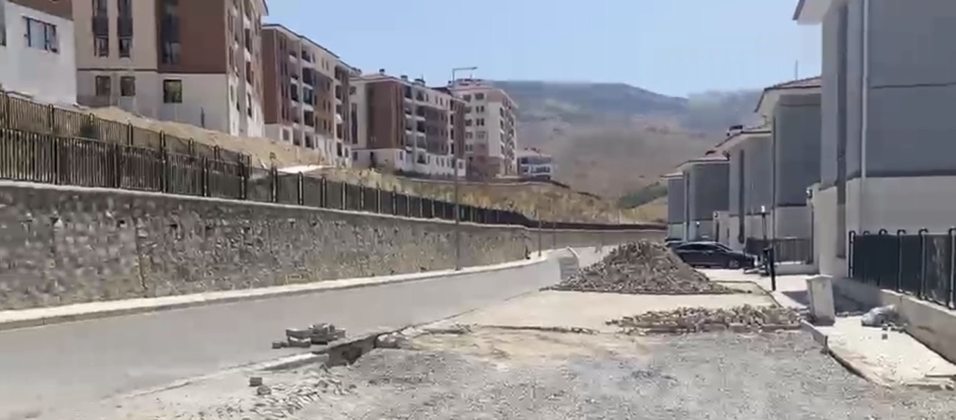 Deprem Konutlarında Mağduriyetler Bitmiyor! 