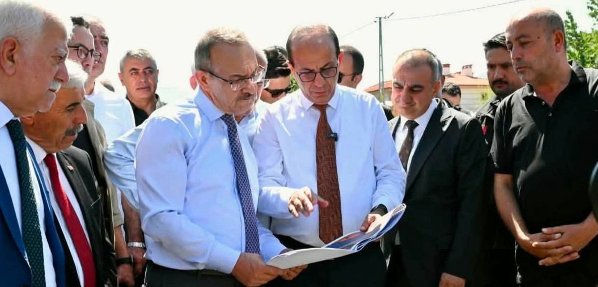 Vali Yavuz, Yeşilyurt’ta İncelemelerde Bulundu