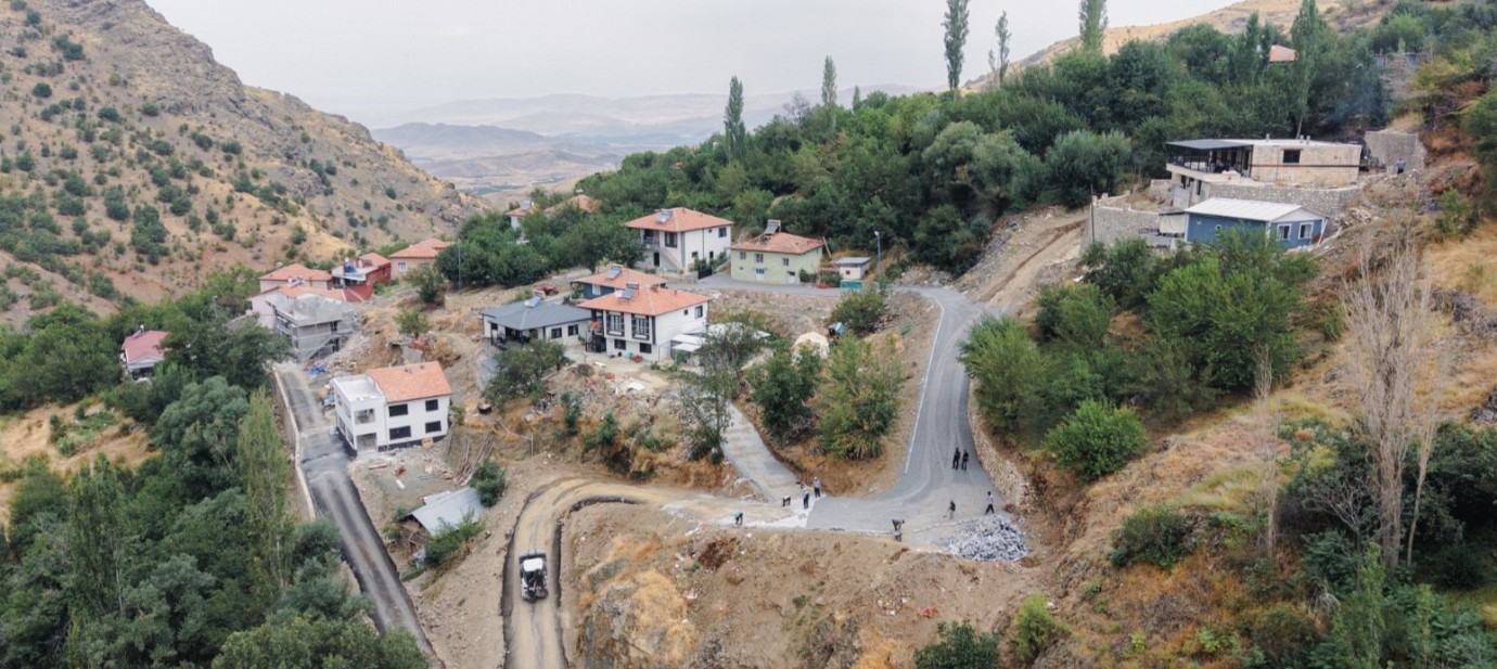 Battalgazi’de 2 Bin 500 Metrekare Kilit Taşı Döşendi