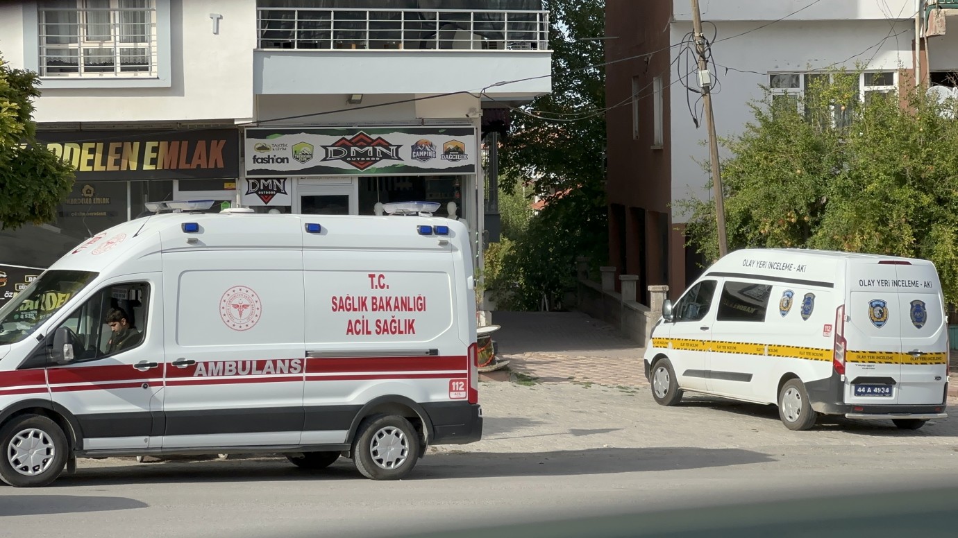 Battalgazi’de Bir Kişi Kendini Asarak Canına Kıydı