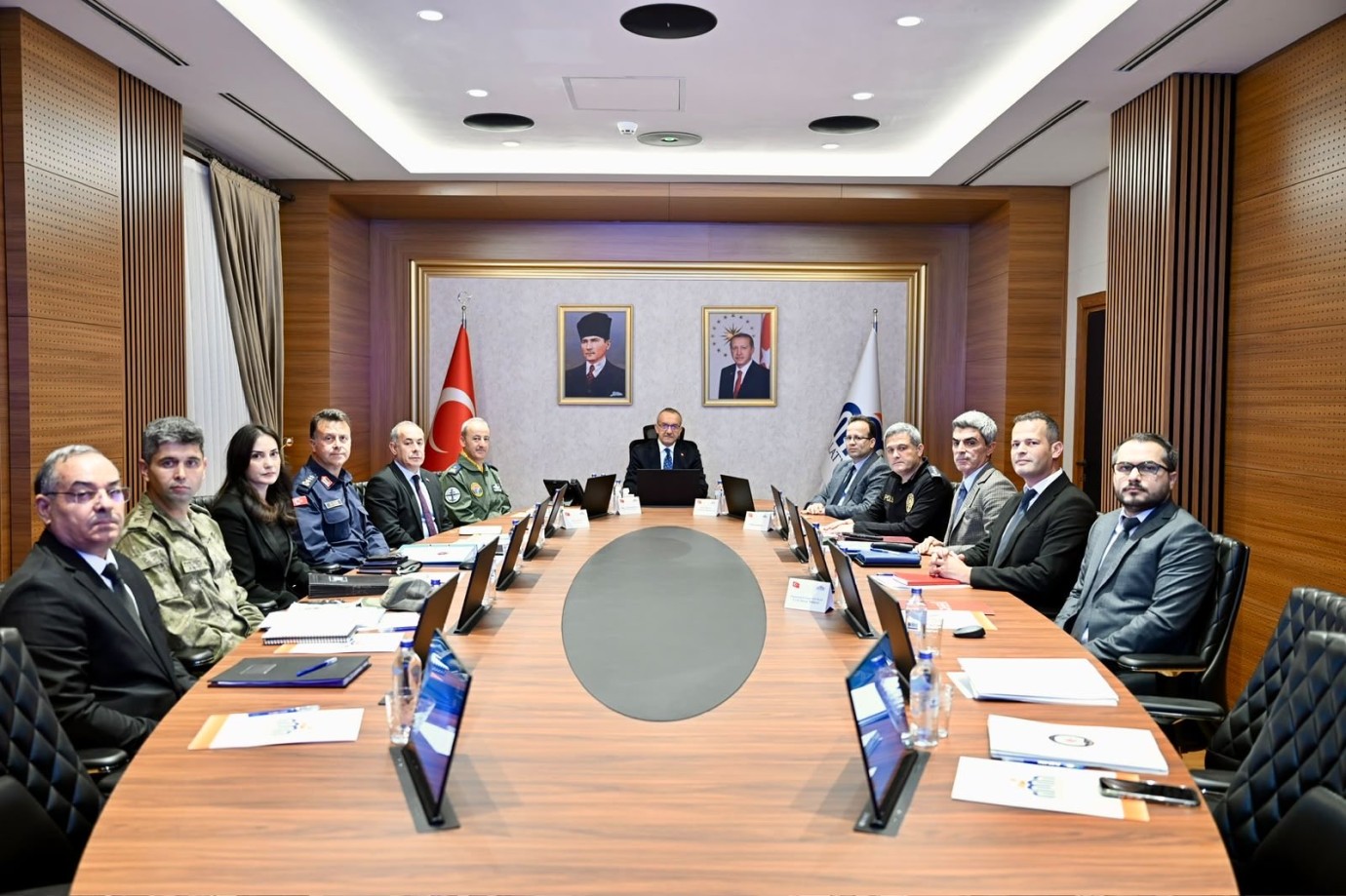  90 Bin Kişiye Sorgulama, 589 Araç Trafikten Men