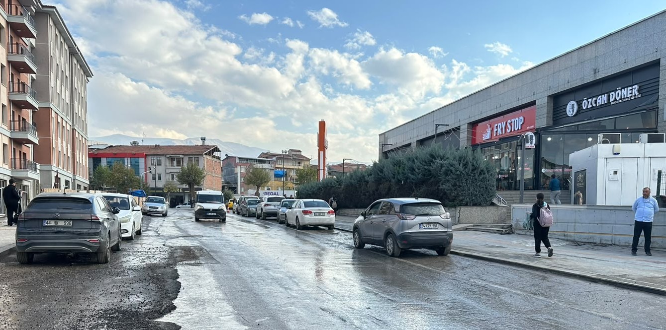  Öğretmenevi Konteyner Çarşısı Kaldırdı