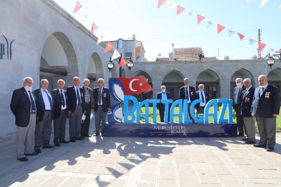Battalgazi̇de Gazi̇ ve Yakınlarına Özel Gezi̇ Turu