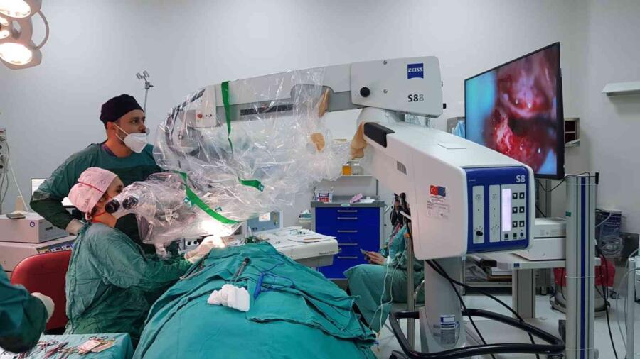 MTÜ’DE KOKLEAR İMPLANTASYON OPERASYONU SEVİNCİ