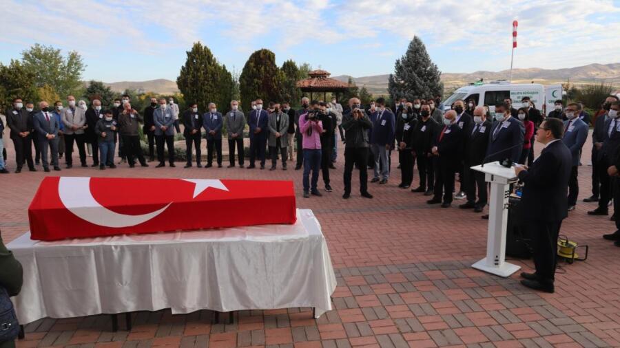 ÖĞRETİM ÜYESİ BETÜL DÜRGEN KANSERE YENİLDİ