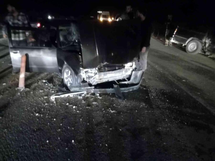 MALATYA’DA OTOMOBİL İLE PİKAP ÇARPIŞTI: 2 YARALI