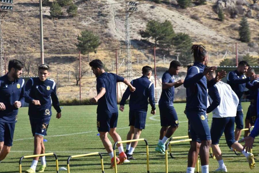 YENİ MALATYASPOR, GİRESUNSPOR MAÇININ HAZIRLIKLARINA BAŞLADI