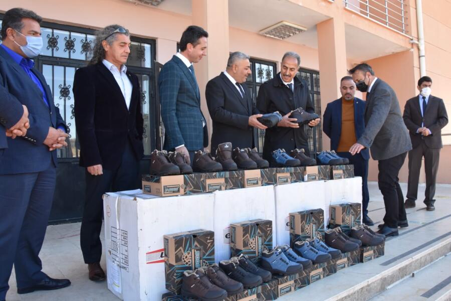 MALATYA’DA İHTİYAÇ SAHİBİ ÖĞRENCİLERE BOT YARDIMI YAPILDI