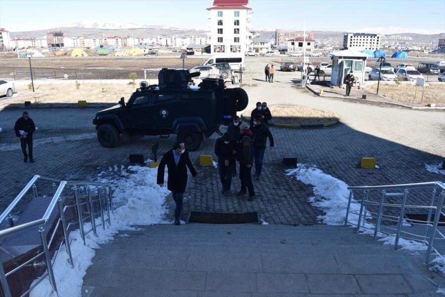 MALATYA’DA FETÖ/PDY’NİN MAHREM YAPILANMASINA YÖNELİK OPERASYONDA 6 ŞÜPHELİ YAKALANDI