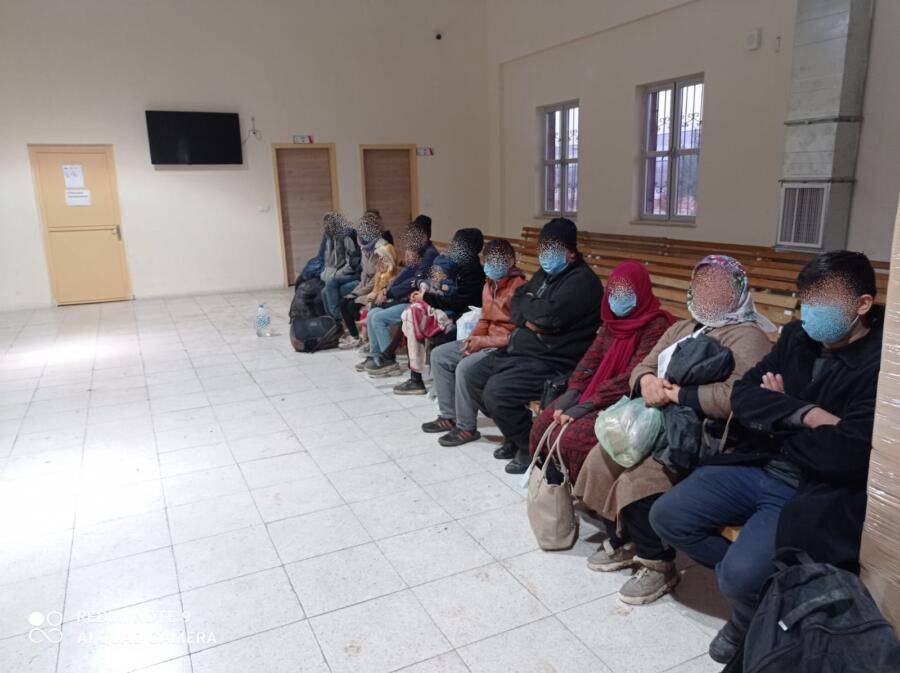 MALATYA’DA 14 DÜZENSİZ GÖÇMEN YAKALANDI