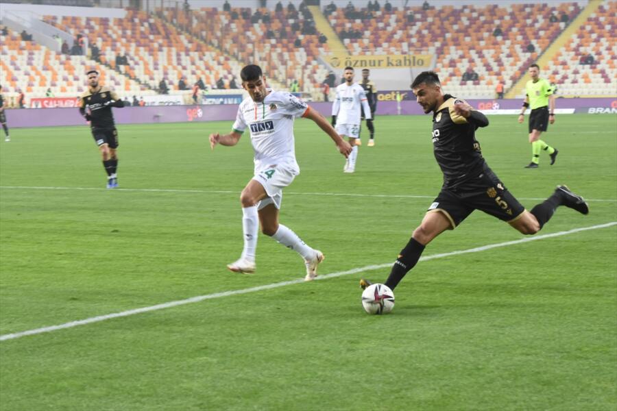 YENİ MALATYASPOR ALANYA KARŞISINDA HAVLU ATTI