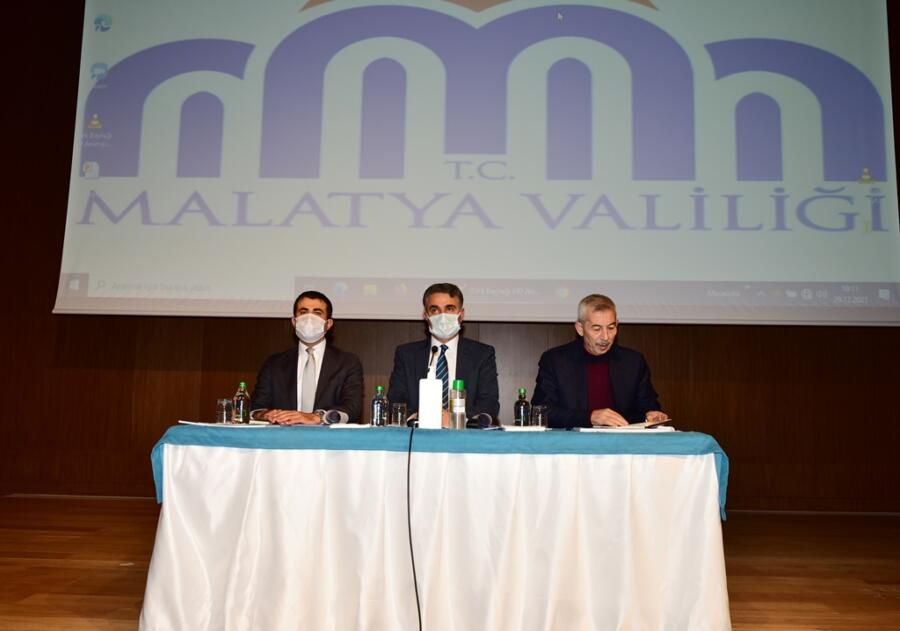 VALİ BARUŞ ARAPGİR’DE MUHTARLARLA TOPLANTI DÜZENLEDİ