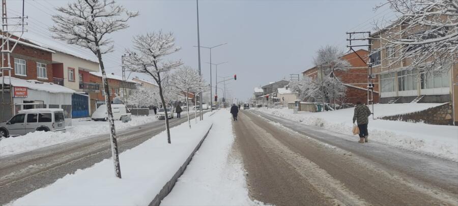 MALATYA’DA EĞİTİME KAR ENGELİ