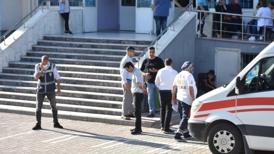 MALATYA’DA 12 ÖĞRENCİ GIDA ZEHİRLENMESİ ŞÜPHESİYLE HASTANEYE KALDIRILDI