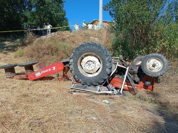 Malatya'da traktör devrildi, 4 kişi yaralandı