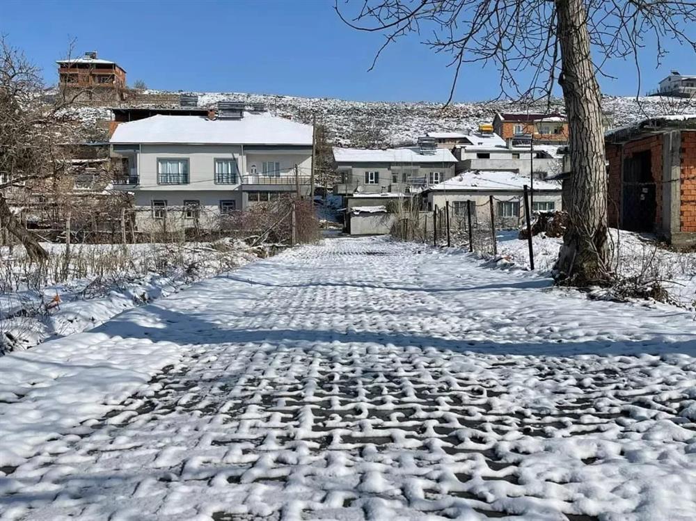 Malatya’da Kış Şartları Kendini Gösteriyor Yüksek Kesimlere Kar, Şehre Sağanak
