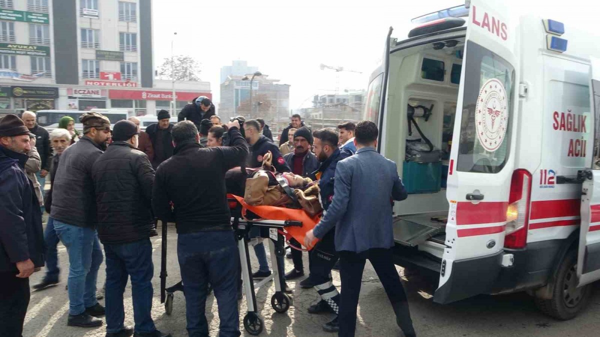 Malatya’da Beton Mikseri Kazası: Karşıdan Karşıya Geçmeye Çalışan Kadın Yaralandı
