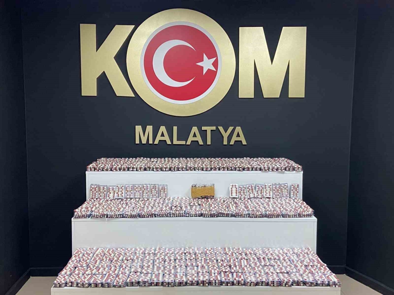 Malatya’da 21 bin 672 adet sentetik ecza hap ele geçirildi
