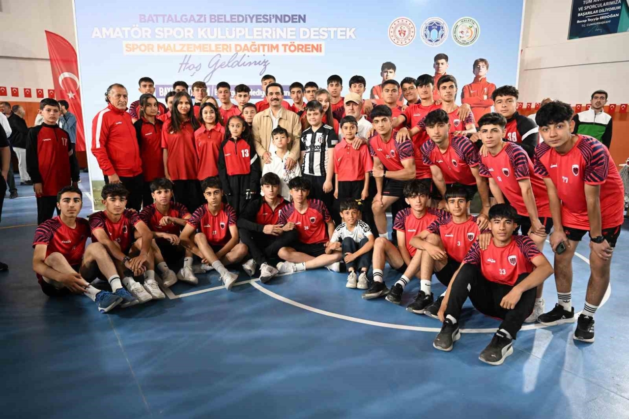 Battalgazi Belediyesi’nden amatör spor kulüplerine 4,5 milyon TL’lik destek
