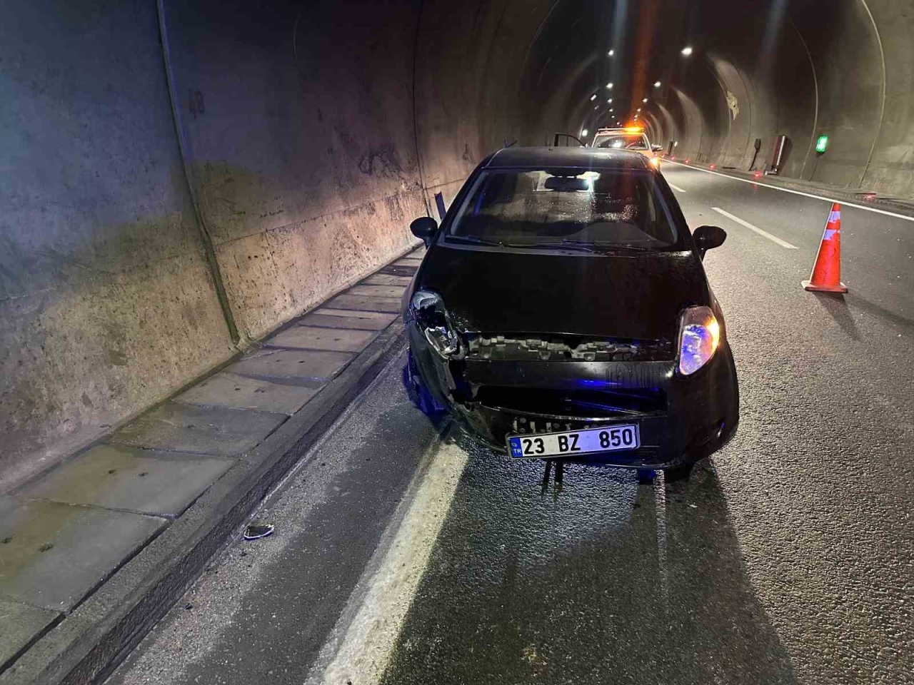 Erkenek  tünelinde trafik kazası: 1 yaralı
