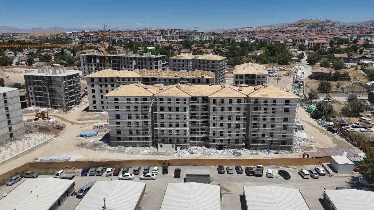 Kiltepe Mahallesi’nde 770 deprem konutunun kaba inşaatı tamamlanmak üzere
