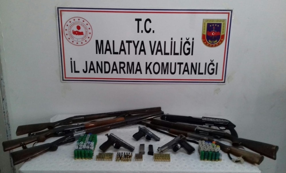 Silah kaçakçılarına operasyon