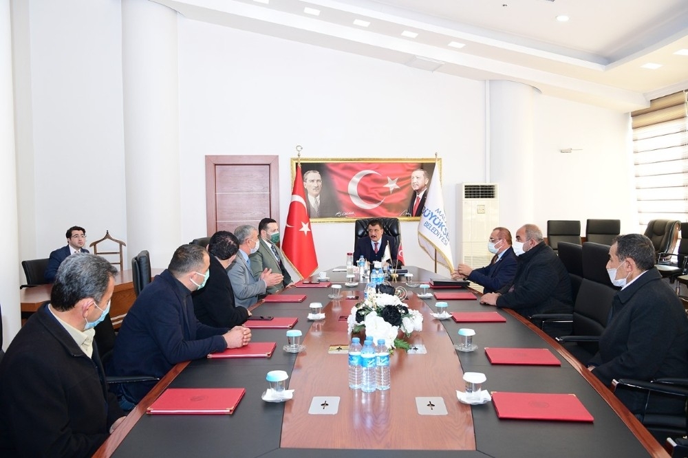 Akçadağ muhtarlarından Başkan Gürkan’a ziyaret