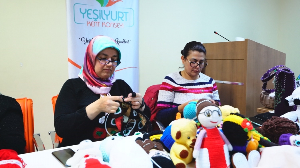 Yeşilyurt’taki el sanatları kursuna ilgi büyük