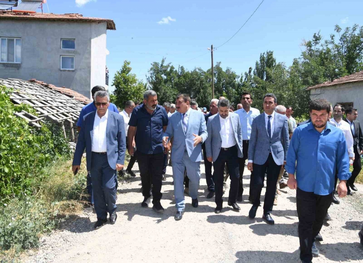 Gürkan: ″Yazıhan’a 470 kilometre asfalt yapıldı″