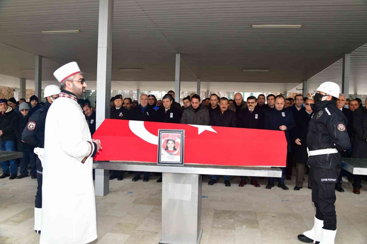 Kocası tarafından öldürülen kadın polis, Malatya’da defnedildi