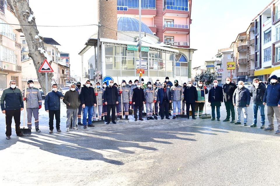 Başkan Çınar,  kar küreme çalışmalarını inceledi