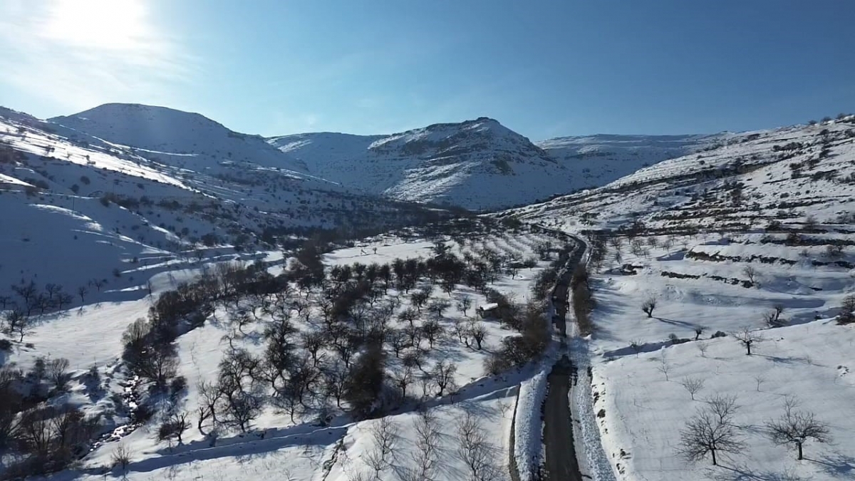 Akçadağ’da kar manzarası mest etti