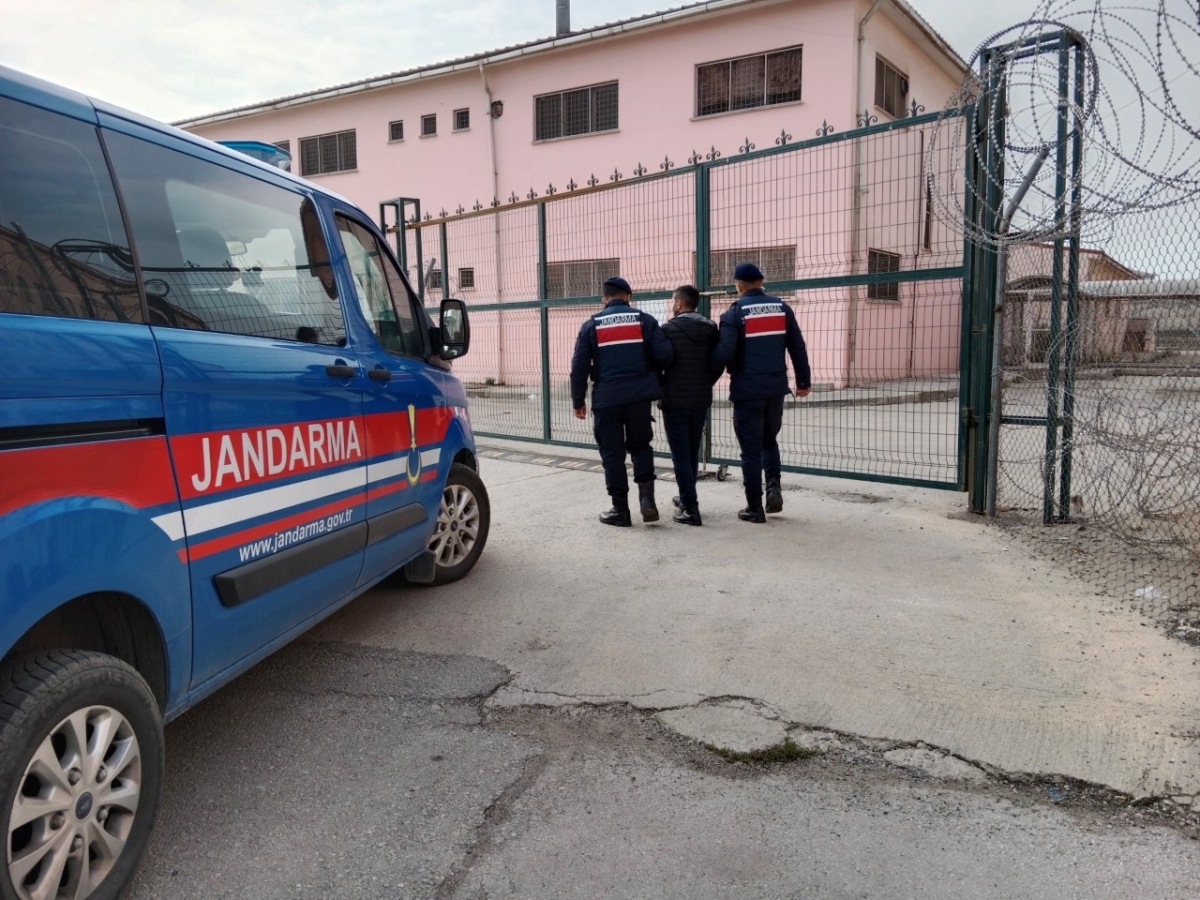 Malatya’da 13 yıl cezası bulunan hırsız jandarma operasyonu ile yakalandı