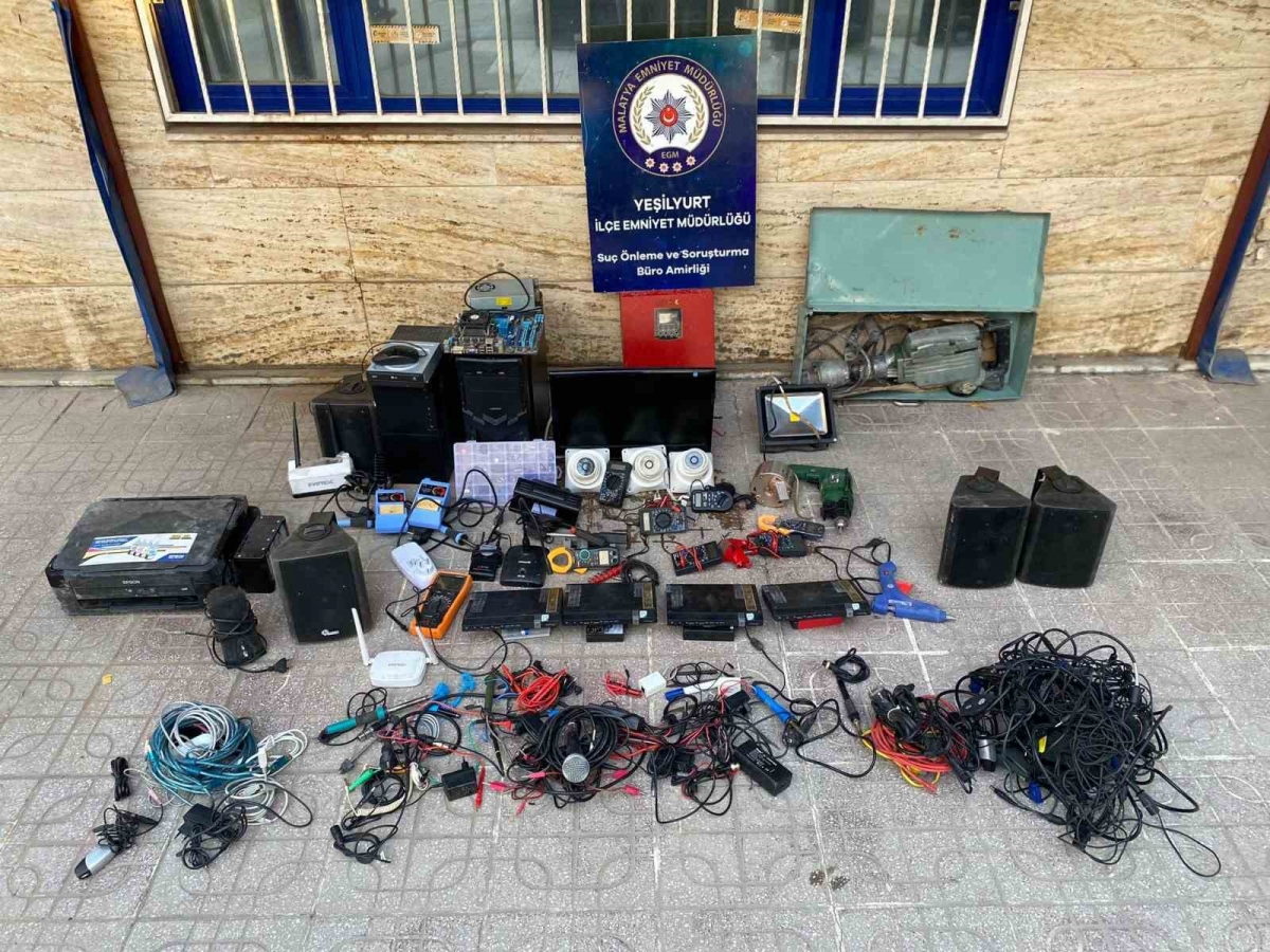 Malatya’da, kamera ile tespit edilen hırsızlar yakayı ele verdi
