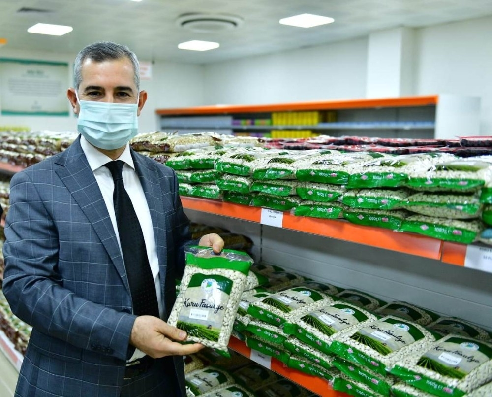 Yeşilyurt’ta ihtiyaç sahiplerine bakliyat desteği