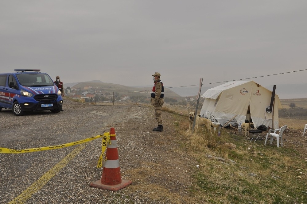 Karantinada ihtiyaçları Vefa Sosyal Destek Grubu karşılıyor