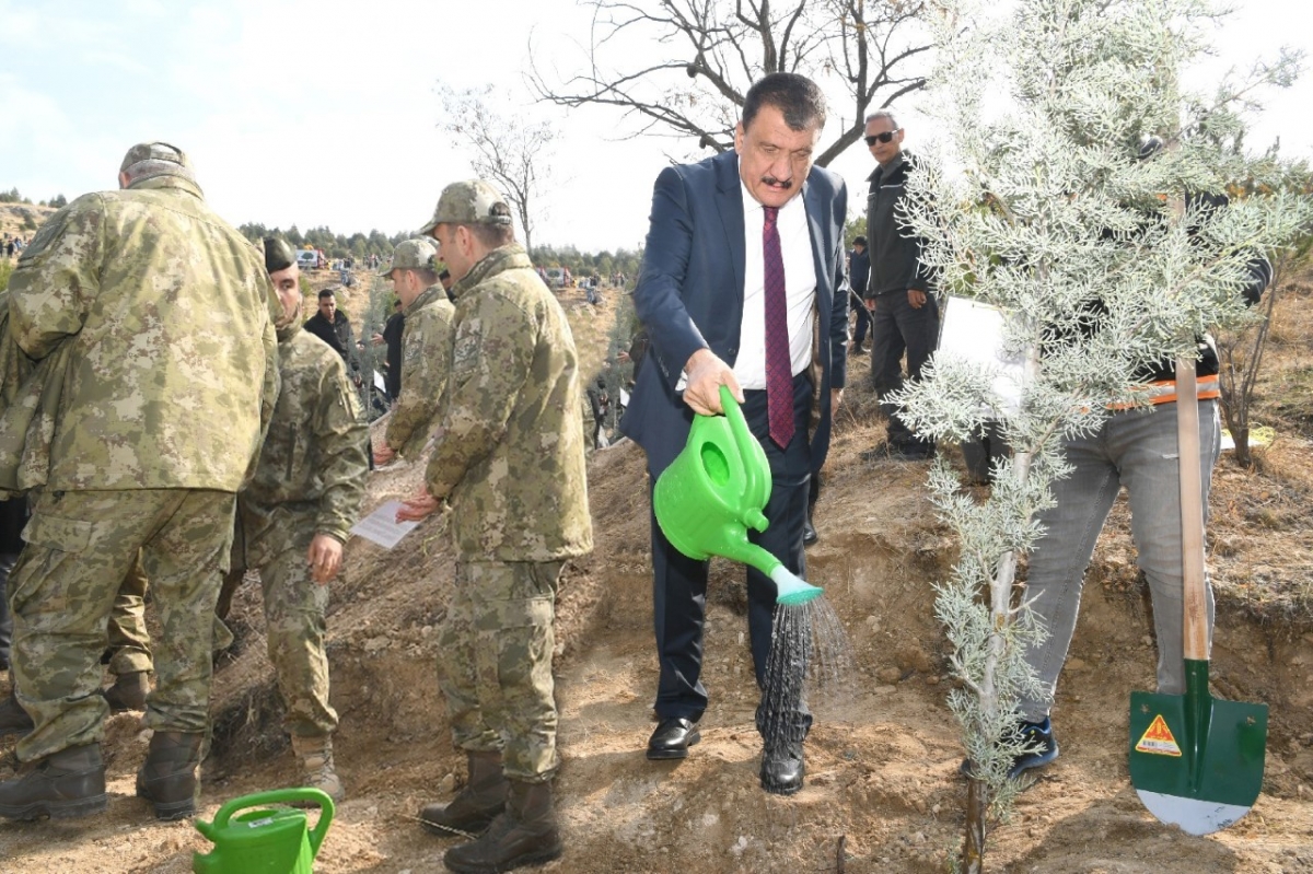 Malatya’da Türkiye Yüzyılına Nefes için fidan dikildi