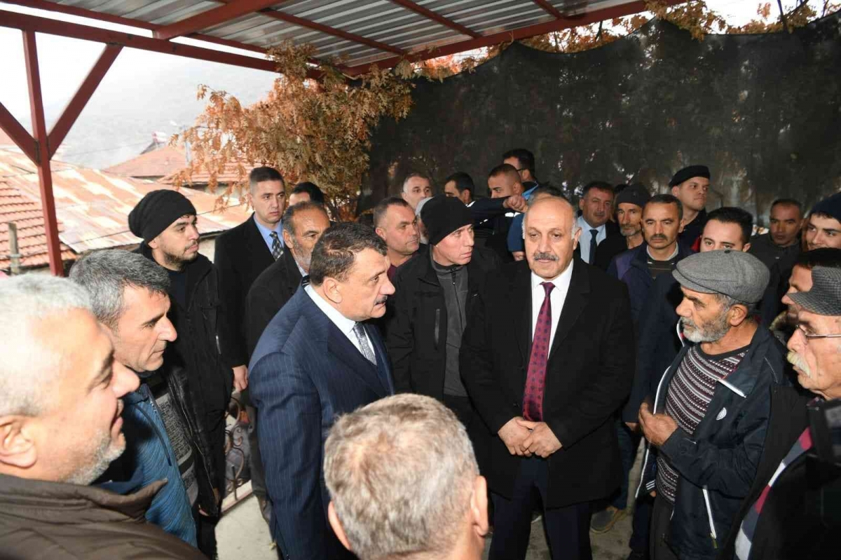 Başkan Gürkan, Elmalı’da vatandaşlarla bir araya geldi