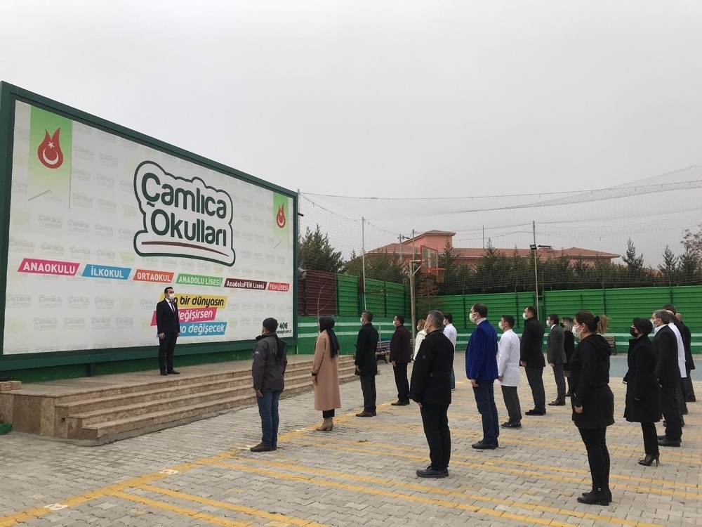 Çamlıca okullarında istiklal marşı