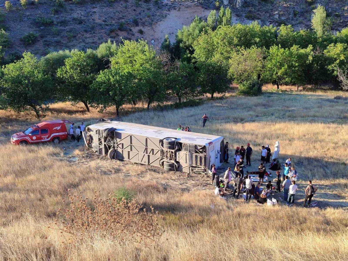 Malatya’da yolcu otobüsü şarampole uçtu: 22 yaralı