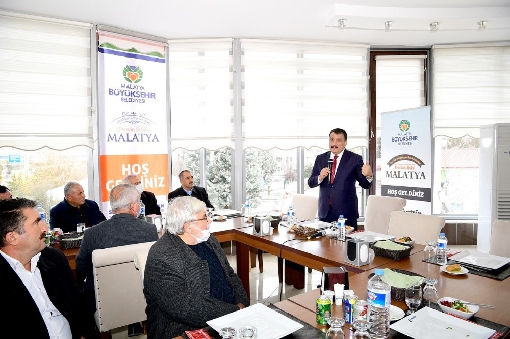 Başkan Gürkan muhtarlarla bir araya geldi